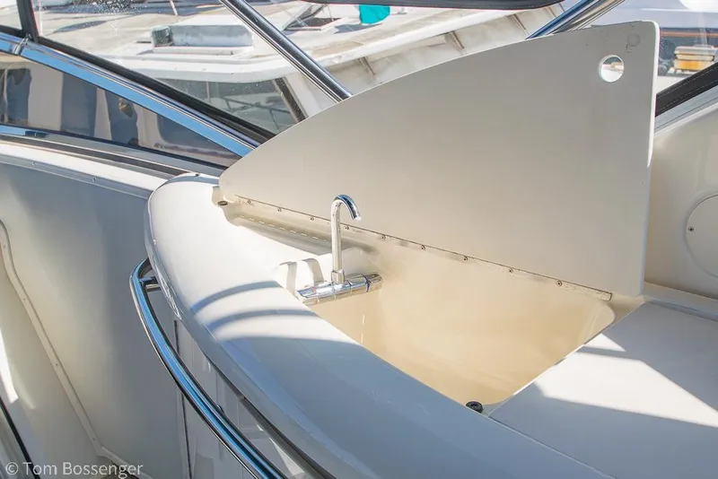 Slide: The Image of Meridian 580 Pilothouse 2008 - 74