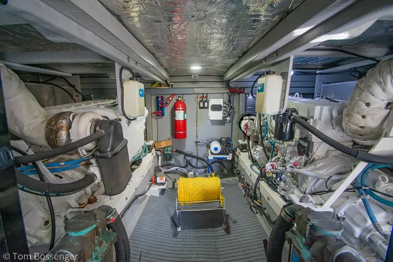 Slide: The Image of Meridian 580 Pilothouse 2008 - 76