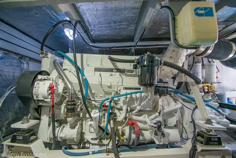 Slide: The Image of Meridian 580 Pilothouse 2008 - 78