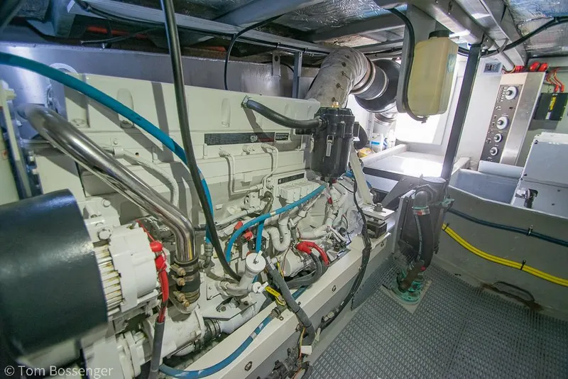 Slide: The Image of Meridian 580 Pilothouse 2008 - 80