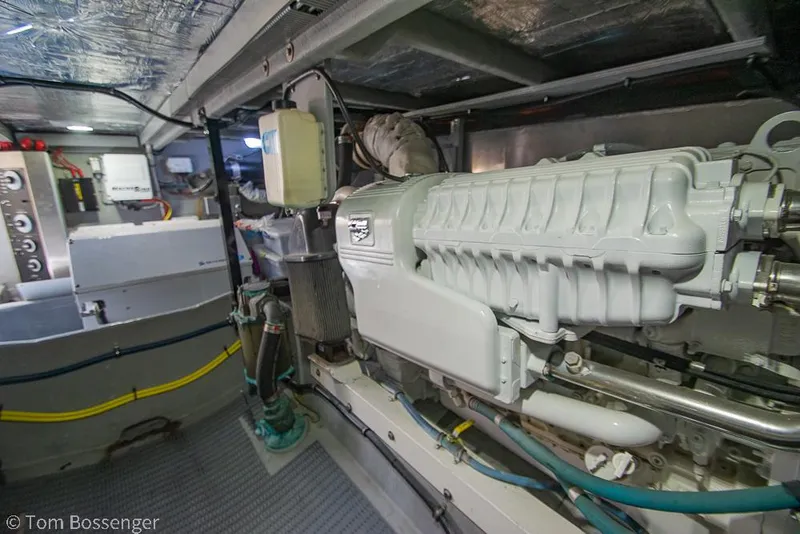 Slide: The Image of Meridian 580 Pilothouse 2008 - 81