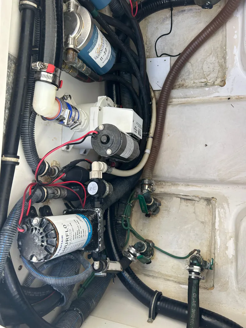 Slide: The Image of 2016 Pursuit S 280 Sport boat wiring and plumbing system. - 41