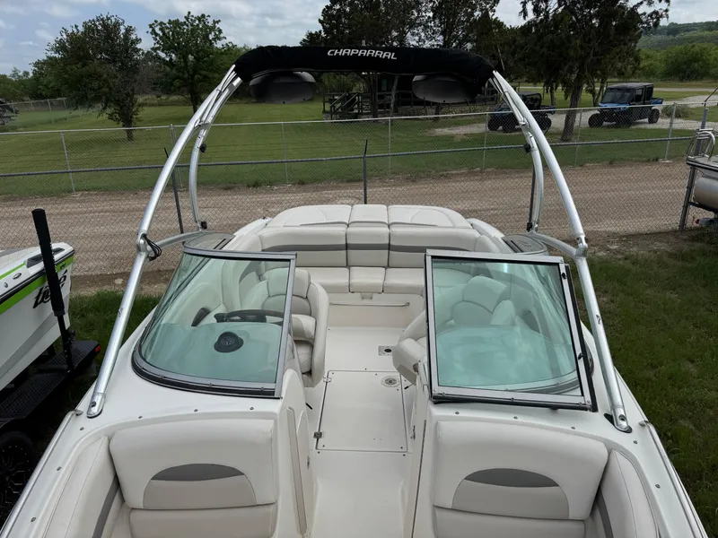 Slide: The Image of 2007 Chaparral 236 SSi boat with open bow seating and wakeboard tower. - 16