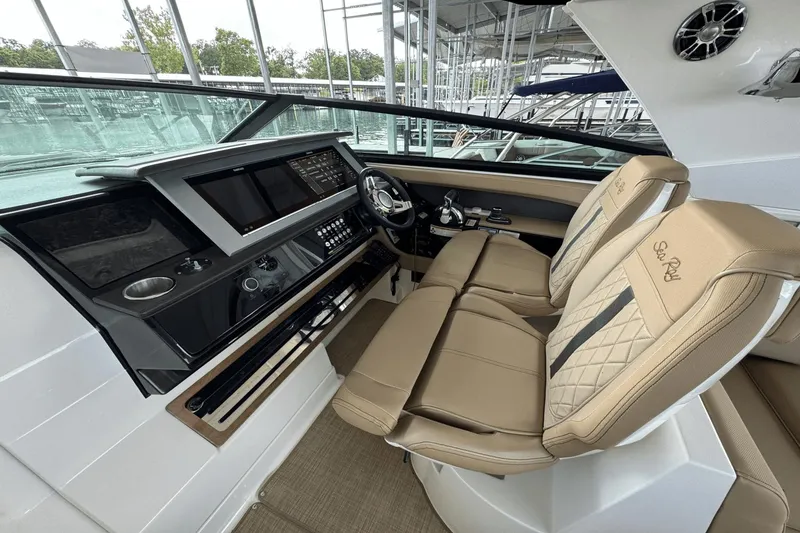 Slide: The Image of Sea Ray 400 SLX 2019 - 20