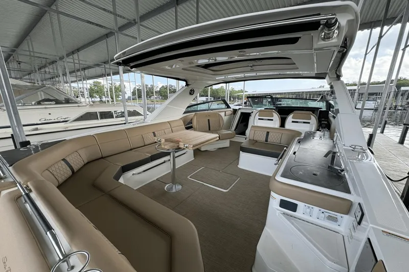 Slide: The Image of Sea Ray 400 SLX 2019 - 22