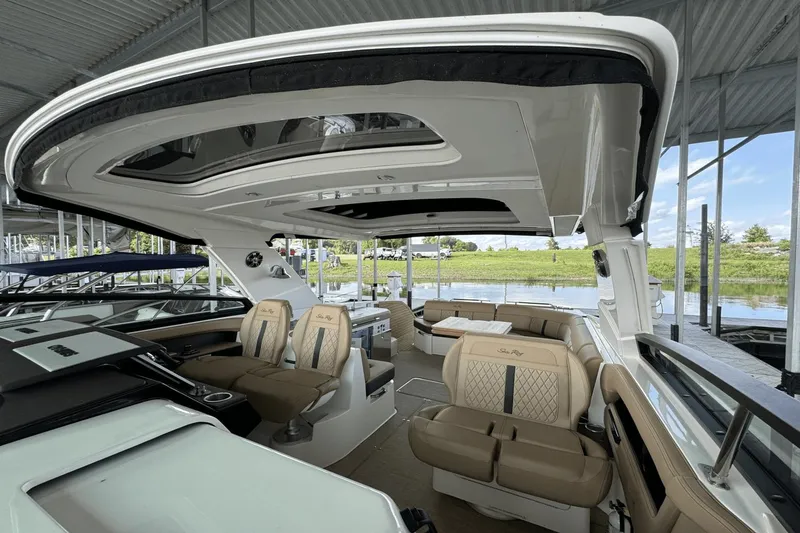 Slide: The Image of Sea Ray 400 SLX 2019 - 26