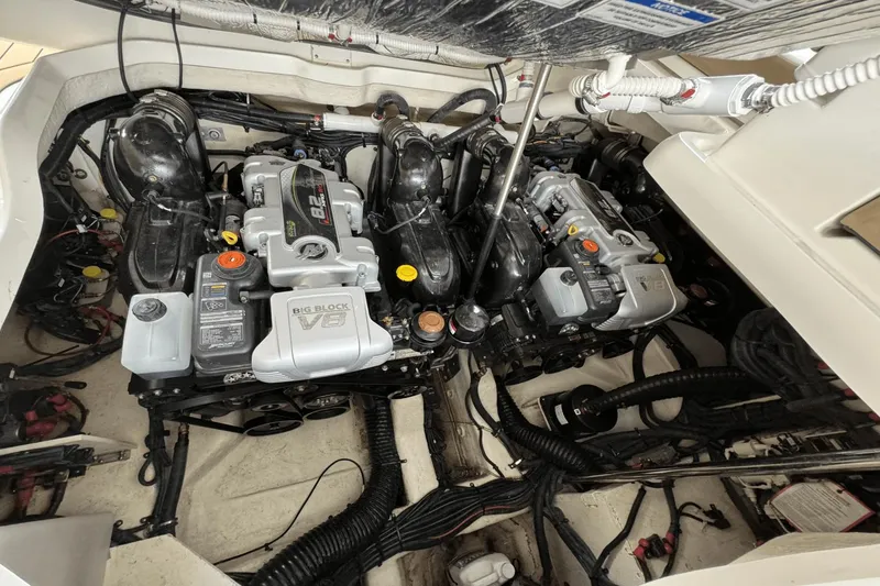 Slide: The Image of Sea Ray 400 SLX 2019 - 28