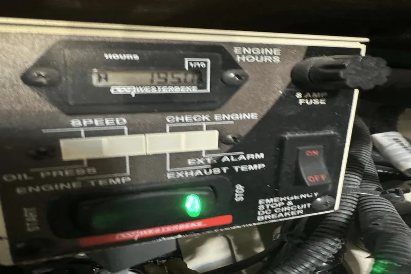 Slide: The Image of Sea Ray 400 SLX 2019 - 29