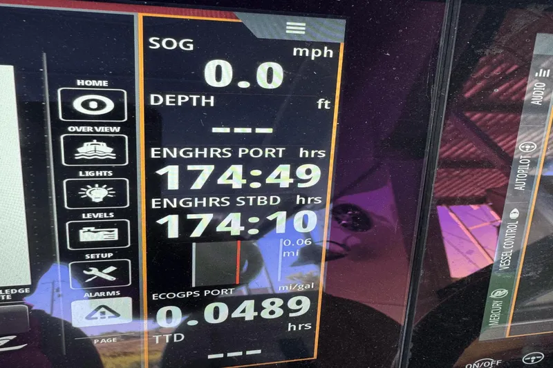 Slide: The Image of Sea Ray 400 SLX 2019 - 30