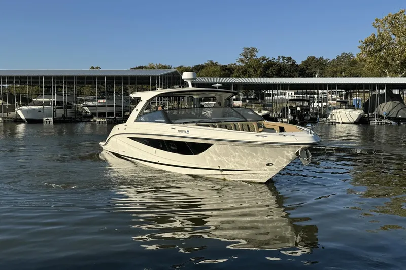 Slide: The Image of Sea Ray 400 SLX 2019 - 5