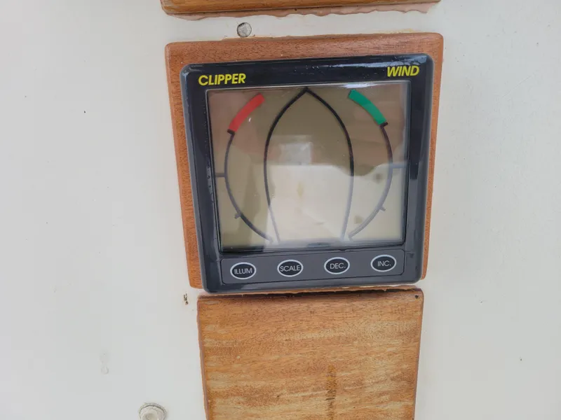 Slide: The Image of Clipper wind gauge on Spencer 42, 1967 model, with wooden mounting. - 48