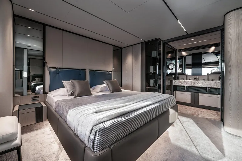 Slide: The Image of Ferretti Infynito 80 2025 - 14