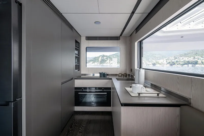 Slide: The Image of Ferretti Yachts Infynito 80 2025 - 13