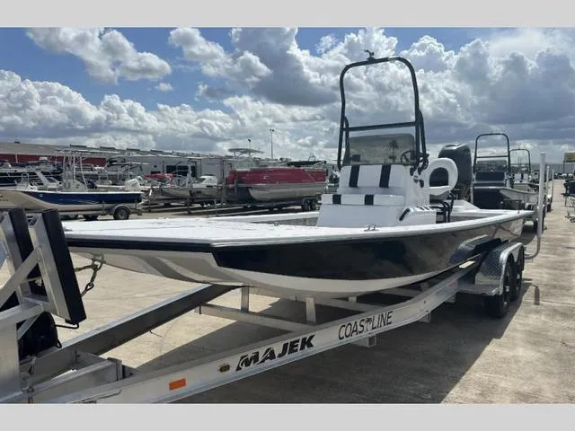 Slide: The Image of Majek 226 Illusion 2024 - 4