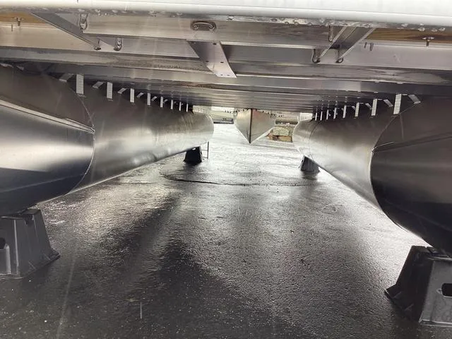 Slide: The Image of Premier 200 Sunscape RL 2025 - 24