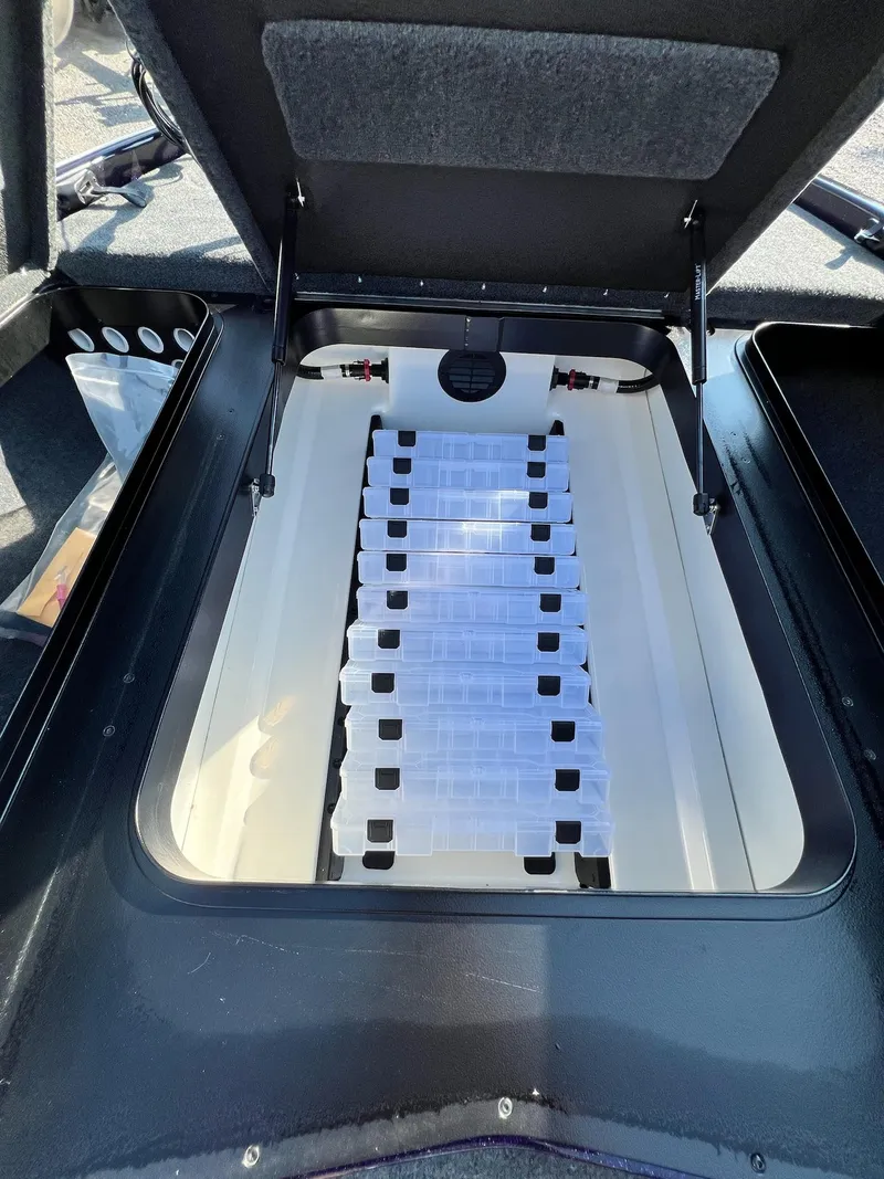 Slide: The Image of Skeeter ZX 200 2025 - 12