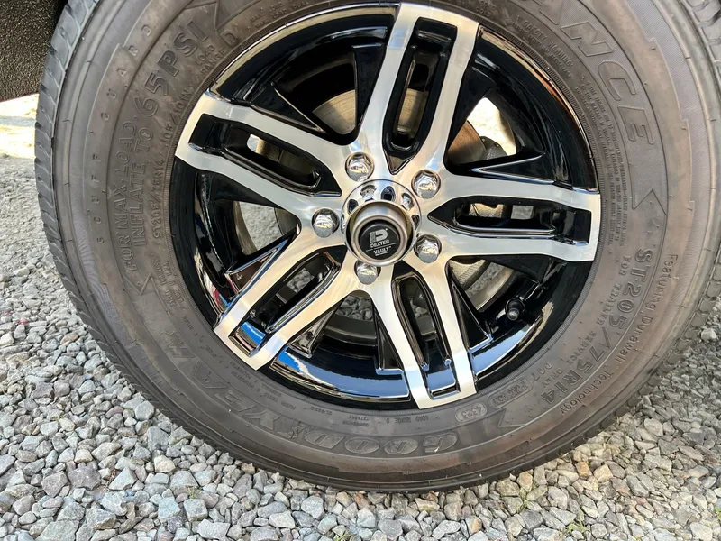 Slide: The Image of Skeeter ZX 200 2025 - 13