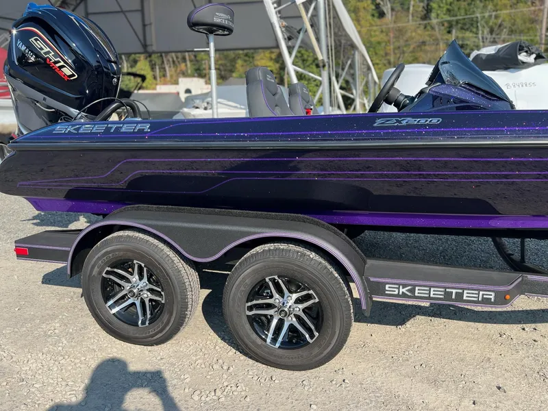 Slide: The Image of Skeeter ZX 200 2025 - 16