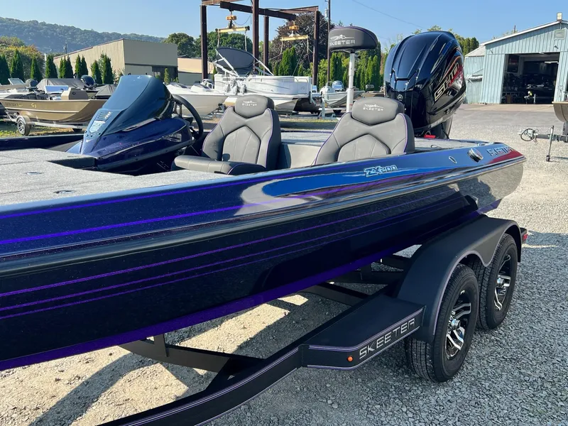 Slide: The Image of Skeeter ZX 200 2025 - 25