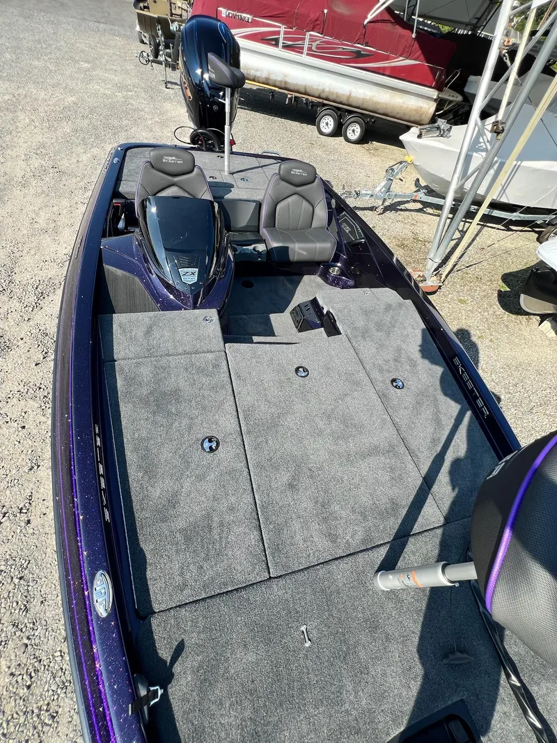 Slide: The Image of Skeeter ZX 200 2025 - 26