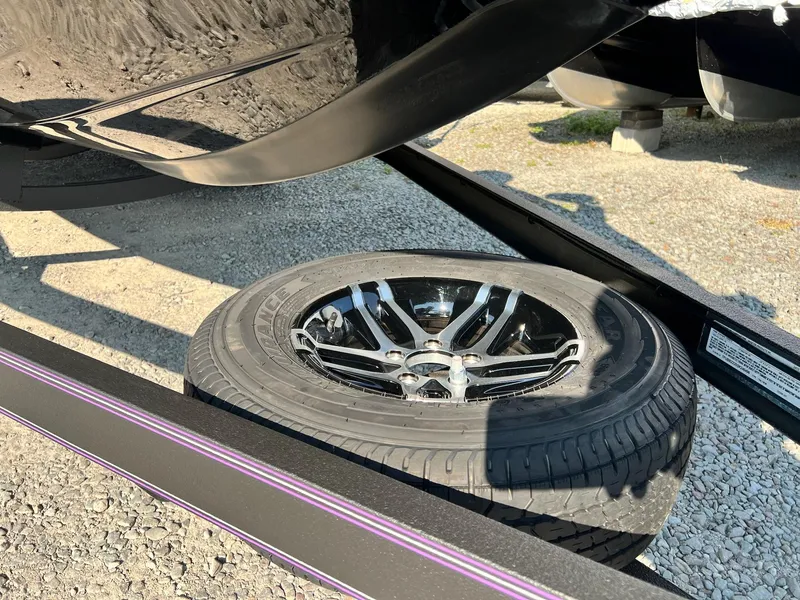 Slide: The Image of Skeeter ZX 200 2025 - 35