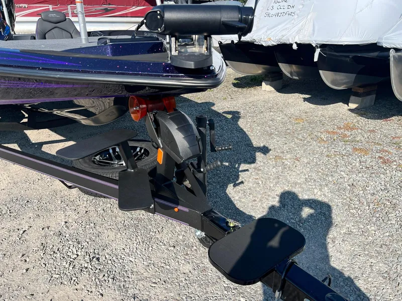 Slide: The Image of Skeeter ZX 200 2025 - 5