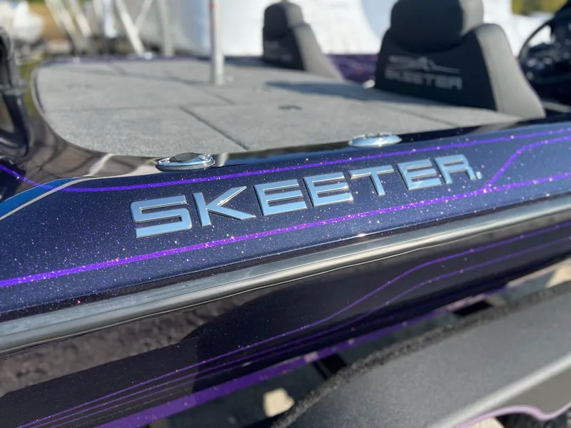 Slide: The Image of Skeeter ZX 200 2025 - 6