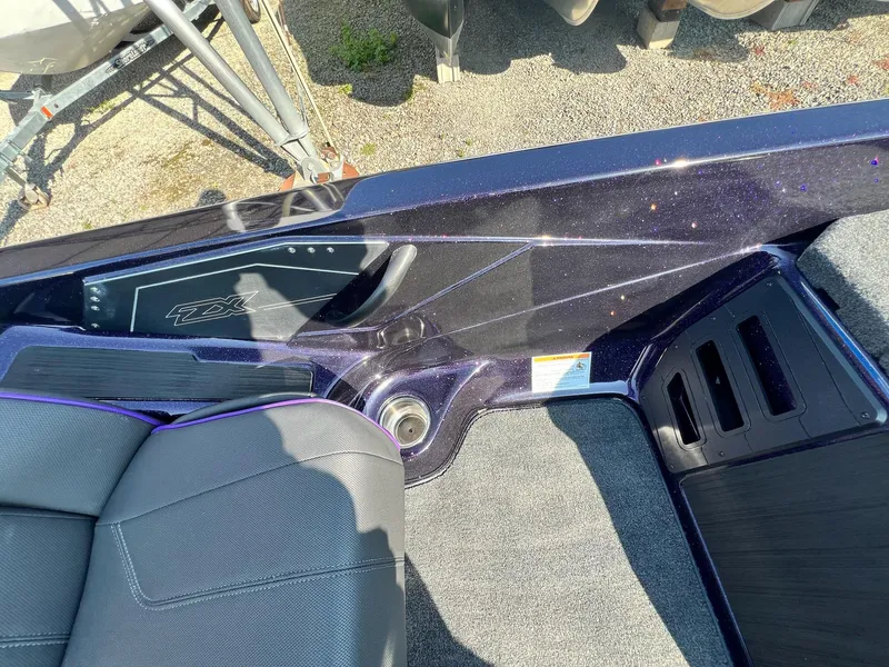 Slide: The Image of Skeeter ZX 200 2025 - 8