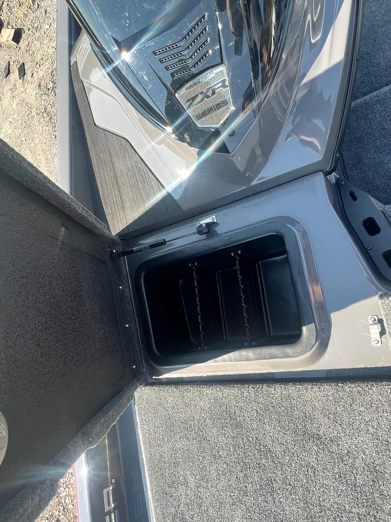 Slide: The Image of Skeeter ZXR19 2025 - 13