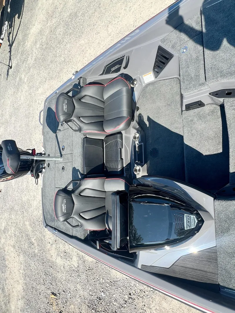 Slide: The Image of Skeeter ZXR19 2025 - 20