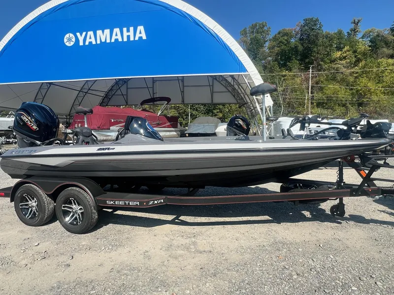 Slide: The Image of Skeeter ZXR19 2025 - 4