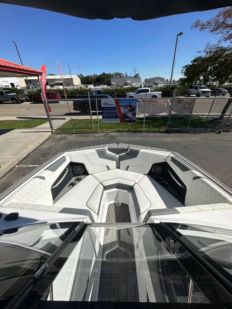Slide: The Image of Nautique GS20 2024 - 10