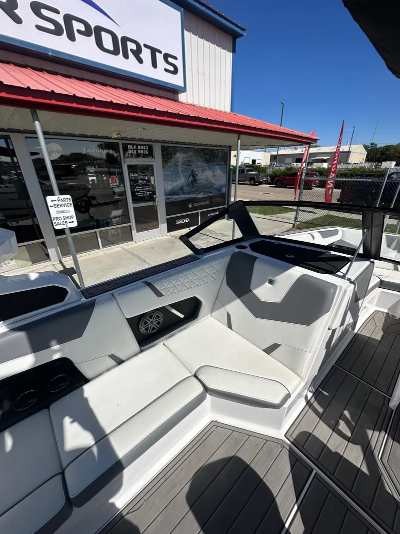 Slide: The Image of Nautique GS20 2024 - 13