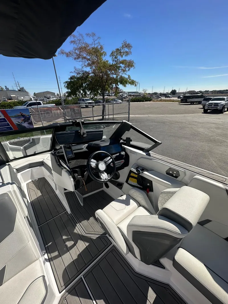Slide: The Image of Nautique GS20 2024 - 14