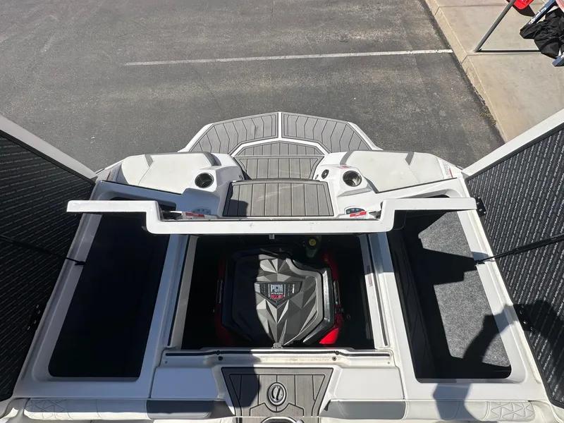 Slide: The Image of Nautique GS20 2024 - 18