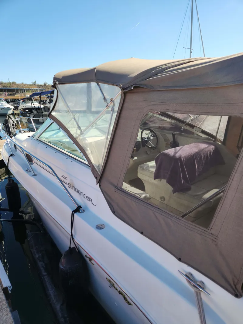 The Image of Sea Ray 250 DA 1997 - 1