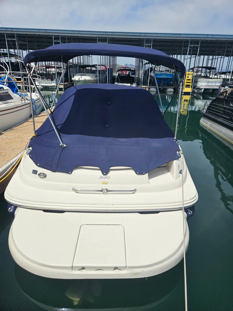 The Image of Sea Ray 240 Sundeck 2005 - 1