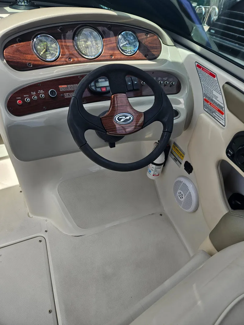 Slide: The Image of Sea Ray 240 Sundeck 2005 - 9