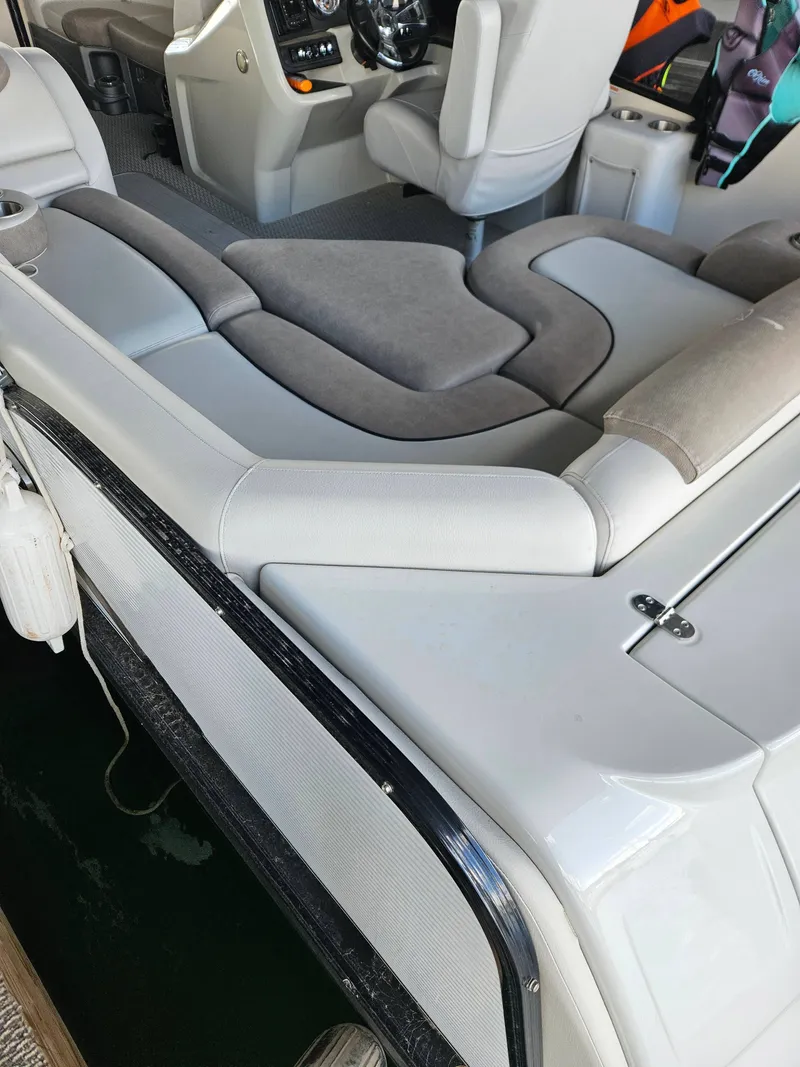 Slide: The Image of Avalon 2385RJ 2020 - 3