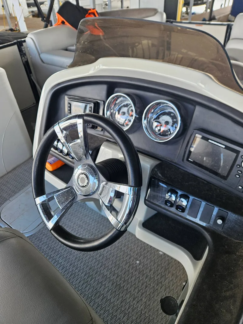 Slide: The Image of Avalon 2385RJ 2020 - 8