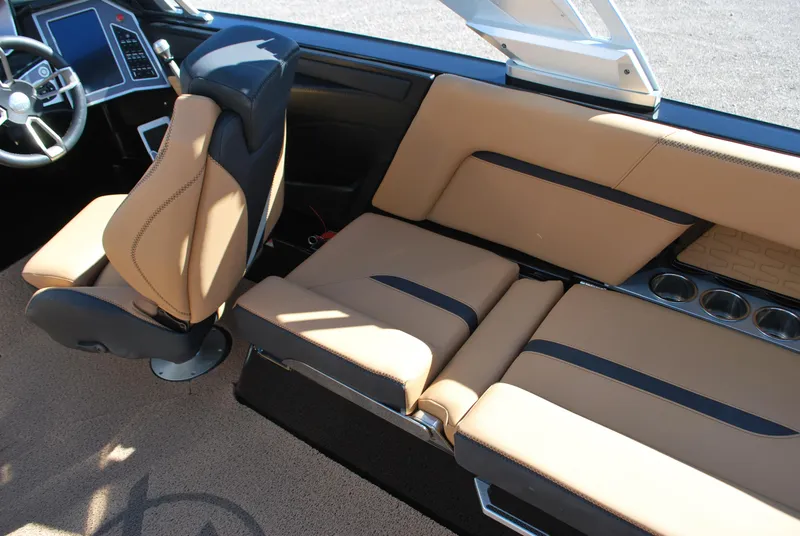 Slide: The Image of MasterCraft X24 2021 - 11