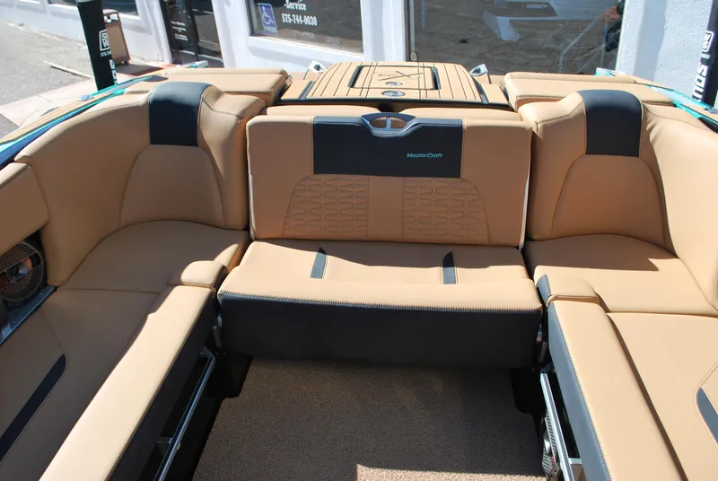 Slide: The Image of MasterCraft X24 2021 - 14