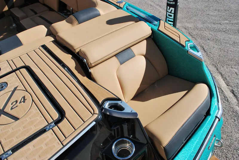 Slide: The Image of MasterCraft X24 2021 - 20