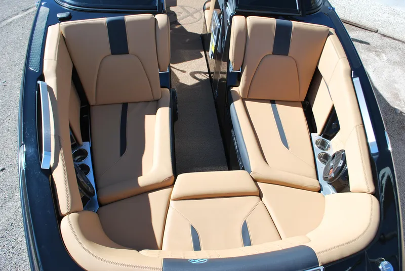 Slide: The Image of MasterCraft X24 2021 - 4