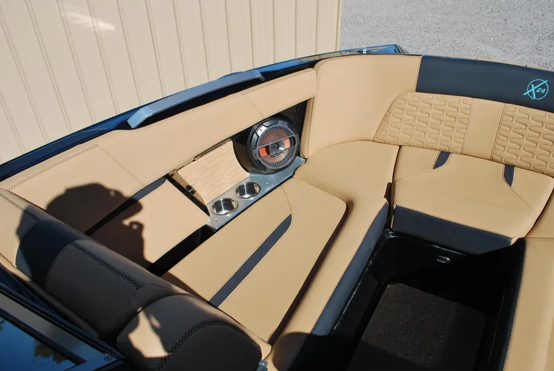 Slide: The Image of MasterCraft X24 2021 - 6