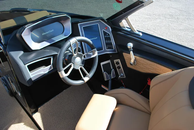 Slide: The Image of MasterCraft X24 2021 - 8