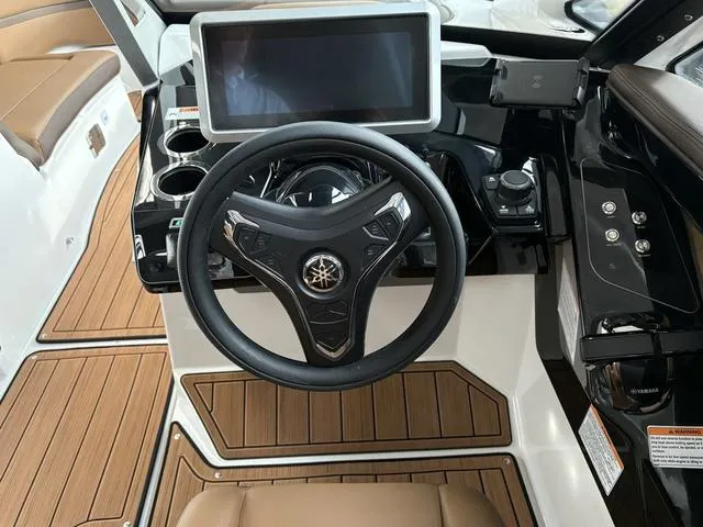 Slide: The Image of Yamaha 275SD 2025 - 9