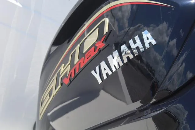 Slide: The Image of Hurricane SunDeck 235 OB 2023 - 11