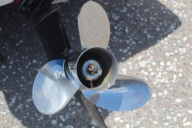 Slide: The Image of Hurricane SunDeck 235 OB 2023 - 13