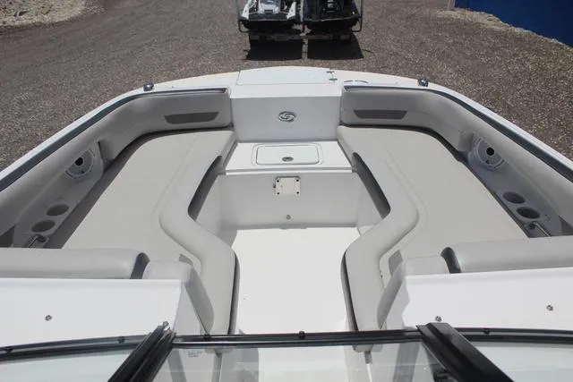 Slide: The Image of Hurricane SunDeck 235 OB 2023 - 14